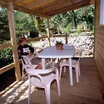 Campsite 22m² Avec Terrasse Pour 5 Pers. - Api-1-52-629 Darbres