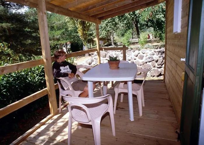 Camping 22m² Avec Terrasse Pour 5 Pers. - Api-1-52-629 Darbres